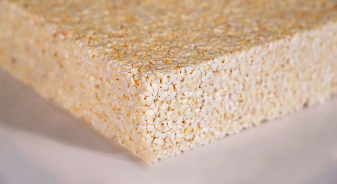 Ученые изобрели пенопласт из попкорна для утепления домов. В чем его преимущество?